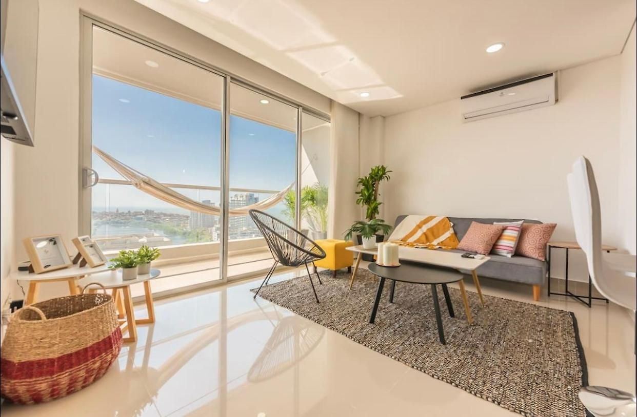 Espectacular Apartamento Con Excelente Vista Cabrero Marina Club Apartamento