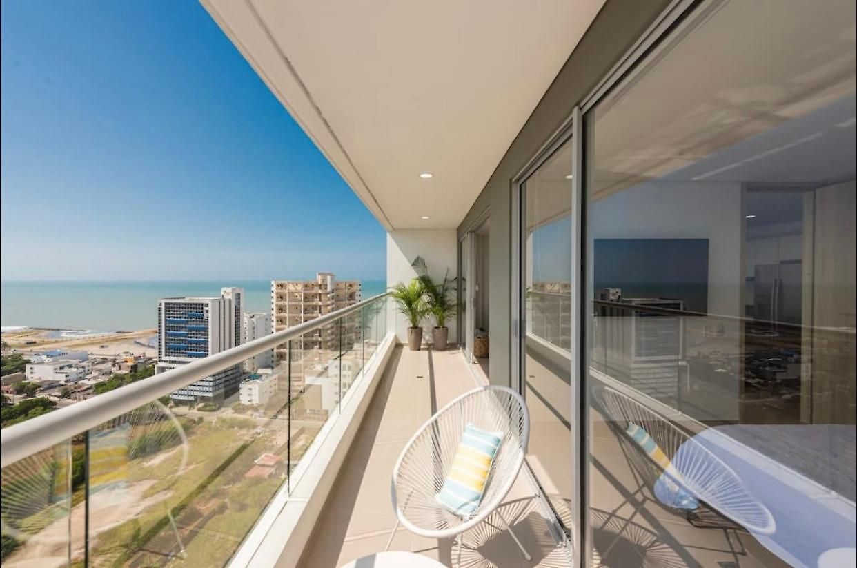 Espectacular Apartamento Con Excelente Vista Cabrero Marina Club Apartamento